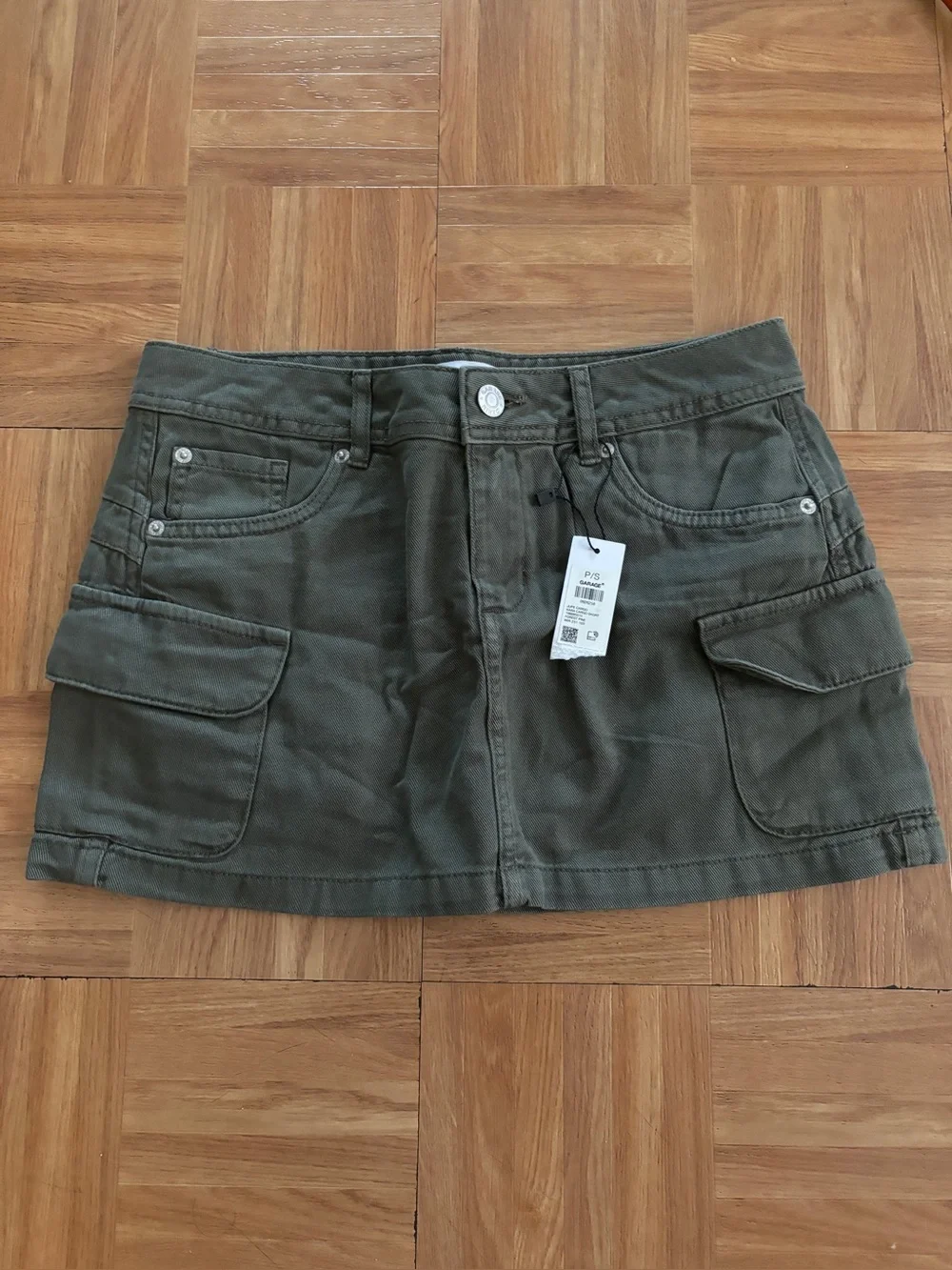 Garage cargo skort size S